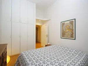 Pronájem bytu 3+1, Praha - Nové Město, Odborů, 81 m2