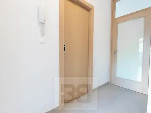 Pronájem bytu 2+kk, Praha - Košíře, Vrchlického, 48 m2