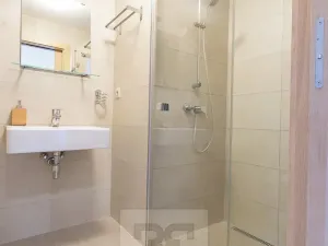 Pronájem bytu 2+kk, Praha - Košíře, Vrchlického, 48 m2