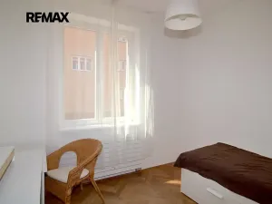 Pronájem bytu 3+1, Praha - Podolí, Podolská, 69 m2