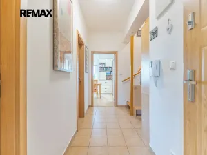 Prodej bytu 4+kk, Praha - Horní Počernice, V javorech, 93 m2