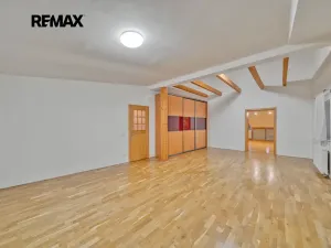 Pronájem bytu 2+kk, Poděbrady, Riegrovo náměstí, 99 m2