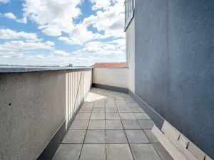 Prodej bytu 2+kk, Praha - Vysočany, Skloněná, 74 m2