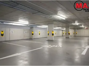 Pronájem garážového stání, Praha - Hloubětín, Lehovecká, 10 m2