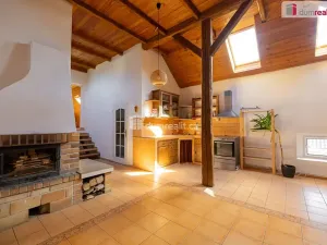 Pronájem výrobních prostor, Doksy, Václ. Plecitého, 4300 m2