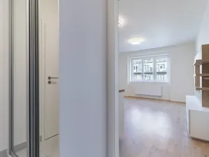 Pronájem bytu 1+kk, Praha - Košíře, Vrchlického, 31 m2