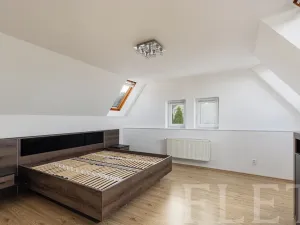 Prodej rodinného domu, Chýnice, Nám. Na Louži, 78 m2
