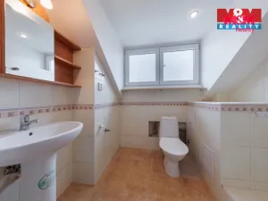 Prodej bytu 1+1, Karlovy Vary, K. Čapka, 36 m2