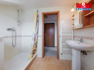Prodej bytu 1+1, Karlovy Vary, K. Čapka, 36 m2