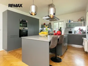 Pronájem rodinného domu, Praha - Nebušice, Na Malé Šárce, 302 m2