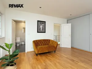Pronájem rodinného domu, Praha - Nebušice, Na Malé Šárce, 302 m2