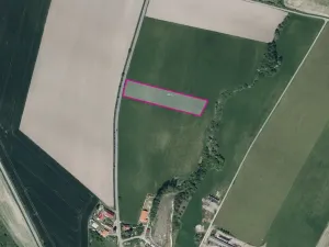 Prodej pole, Uhersko, 11302 m2