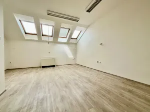 Pronájem kanceláře, Praha, 75 m2