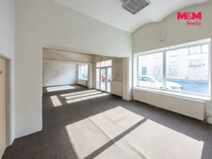 Pronájem obchodního prostoru, Čáslav - Čáslav-Nové Město, Masarykova, 890 m2
