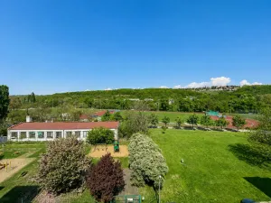 Pronájem bytu 2+kk, Praha - Libeň, U školičky, 43 m2