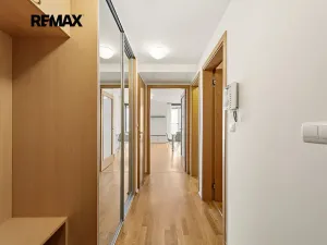 Pronájem bytu 2+kk, Praha - Žižkov, Malešická, 73 m2