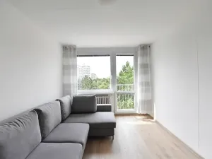 Pronájem bytu 2+kk, Praha - Kobylisy, Famfulíkova, 44 m2