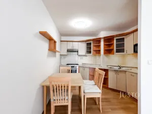 Pronájem bytu 3+kk, Praha - Petrovice, Rezlerova, 63 m2
