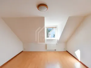Pronájem rodinného domu, Praha - Dolní Chabry, Podhorská, 230 m2