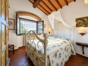 Prodej výrobních prostor, Castellina in Chianti, Itálie, 1130 m2