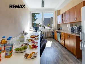 Pronájem kanceláře, Česká Lípa, Děčínská, 350 m2