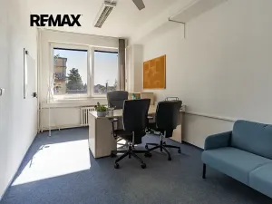 Pronájem kanceláře, Česká Lípa, Děčínská, 350 m2