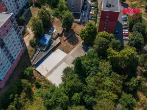 Prodej komerčního pozemku, Ústí nad Labem, Žukovova, 1706 m2