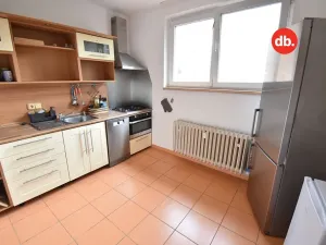 Pronájem bytu 3+1, Karlovy Vary, Majakovského, 74 m2