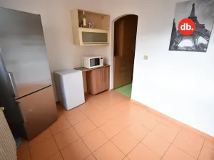 Pronájem bytu 3+1, Karlovy Vary, Majakovského, 74 m2