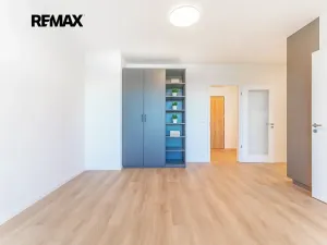Pronájem bytu 2+kk, Praha - Hlubočepy, Divíškové, 50 m2