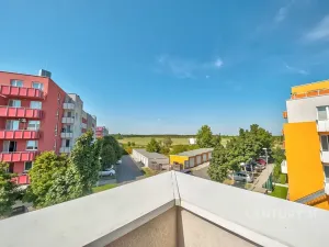 Pronájem bytu 1+kk, Praha - Kyje, Sicherova, 33 m2