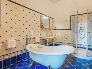 Prodej ubytování, Třebotov, U Tvrze, 2500 m2