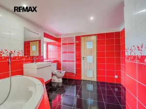 Prodej rodinného domu, Pernarec, 220 m2