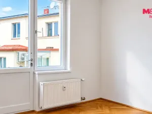 Pronájem bytu 1+kk, Praha - Holešovice, Bubenská, 21 m2