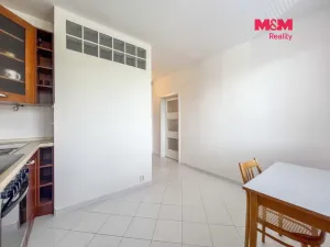 Pronájem bytu 1+1, Praha - Letňany, Dobratická, 31 m2