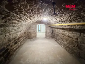 Pronájem obchodního prostoru, Jablonec nad Nisou, Anenské náměstí, 81 m2