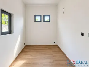 Prodej mobilheimu, Praha - Holešovice, Sanderova, 126 m2