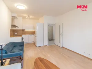 Pronájem bytu 2+kk, Praha - Hloubětín, Waltariho, 49 m2