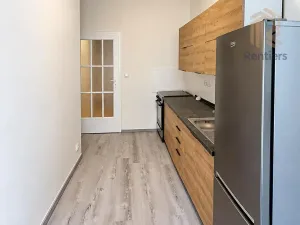 Pronájem bytu 2+kk, Praha - Podolí, Sinkulova, 37 m2