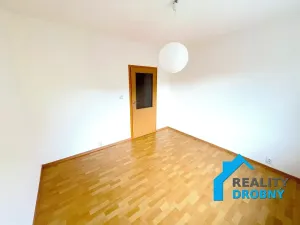 Pronájem bytu 3+1, Děčín, Kosmonautů, 66 m2