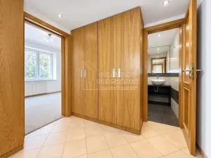 Pronájem bytu 2+1, Praha - Kobylisy, Střelničná, 72 m2