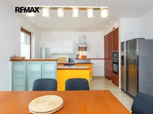 Prodej rodinného domu, Praha - Řeporyje, Havlůjové, 300 m2