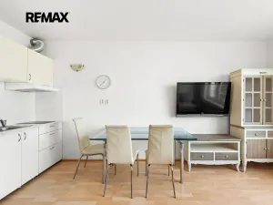 Prodej bytu 1+kk, Praha - Záběhlice, Mattioliho, 32 m2
