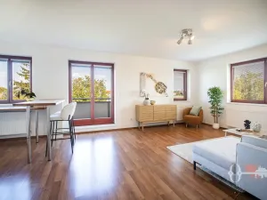 Prodej bytu 2+kk, Praha - Štěrboholy, Andersenova, 65 m2