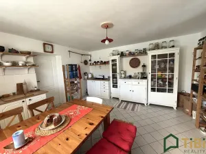 Prodej rodinného domu, Kozlany, 200 m2