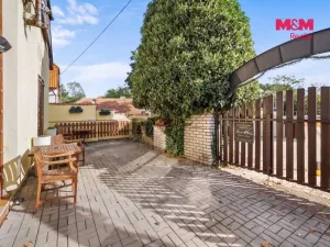 Prodej restaurace, Dolní Břežany, Mezi Křižovatkami, 128 m2