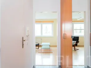 Pronájem bytu 2+kk, Praha - Nusle, Kloboučnická, 56 m2