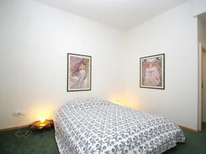 Pronájem bytu 3+kk, Praha - Nové Město, Odborů, 80 m2