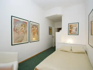 Pronájem bytu 3+kk, Praha - Nové Město, Odborů, 80 m2