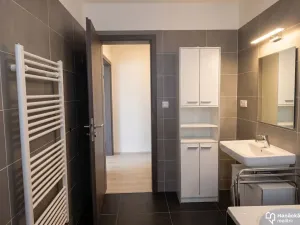 Pronájem bytu 2+kk, Olomouc, Slavonínská, 59 m2
